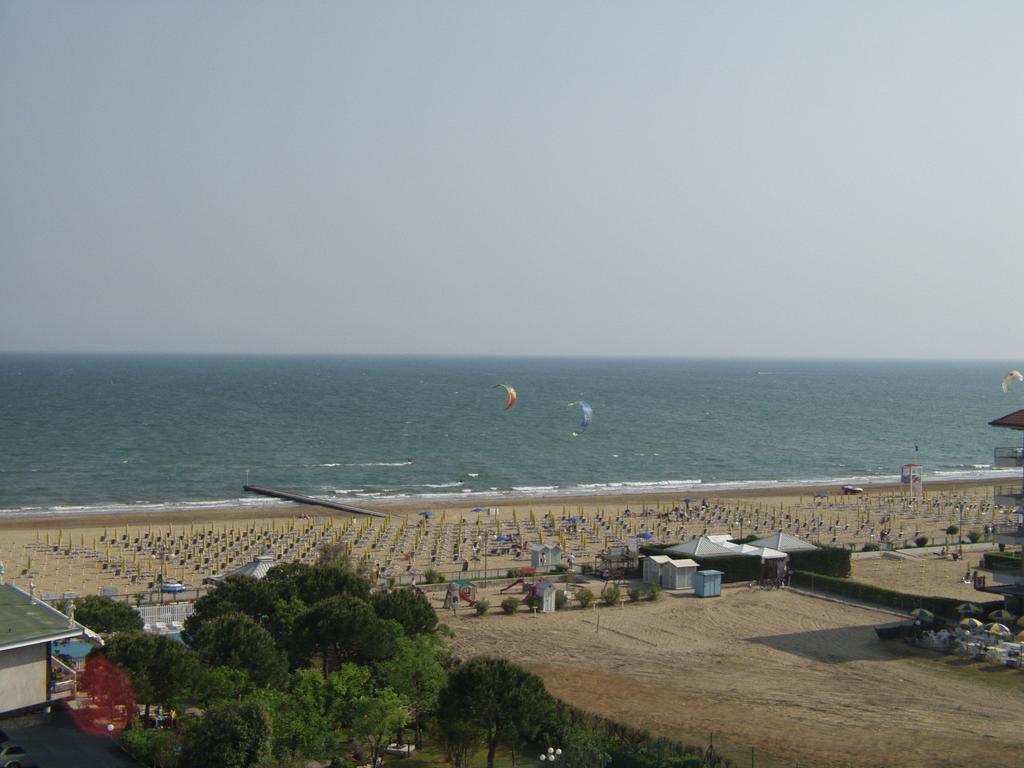 Hotel Coppe Jesolo Bagian luar foto